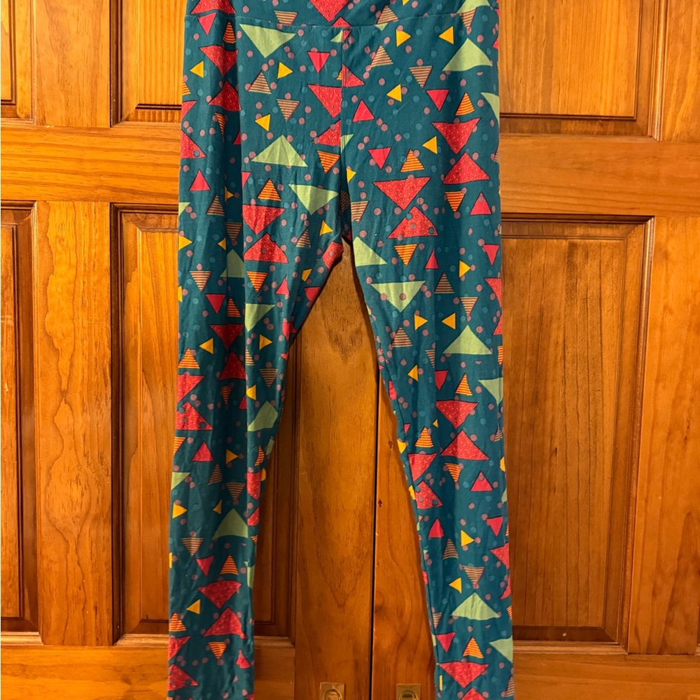 LuLaRoe woman’s Leggings with Colorful Triangle Pattern